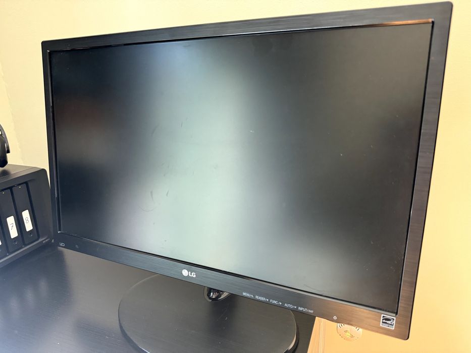 Monitor LG - 22M38A-B - LED 21.5P FULL HD VGA - Preto