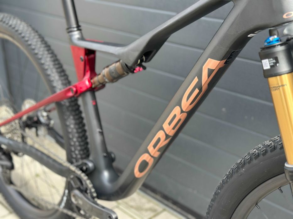 Rower górski Orbea Oiz M-PRO Shimano XT di2 2026 rozmiar M oraz L Diamond-Cherry Red
