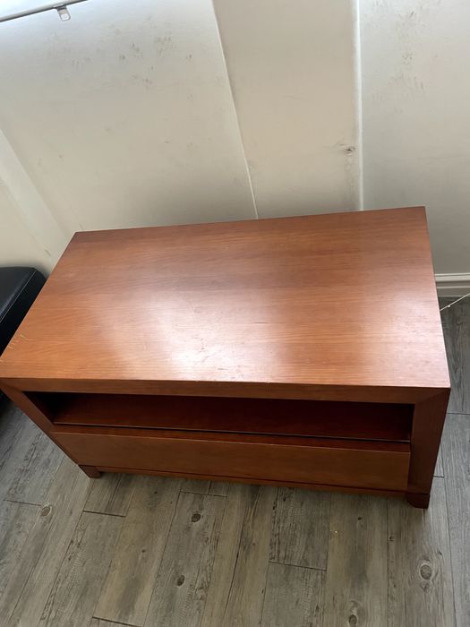 Móvel de Televisão em madeira maciça com gaveta