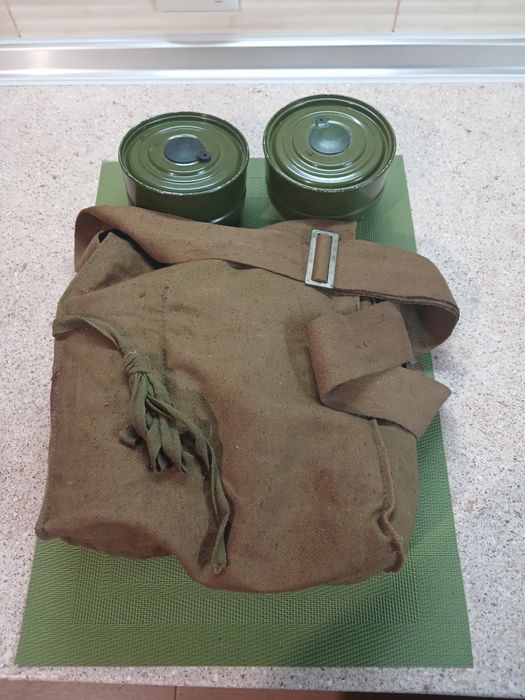 Противогаз и фильтры.