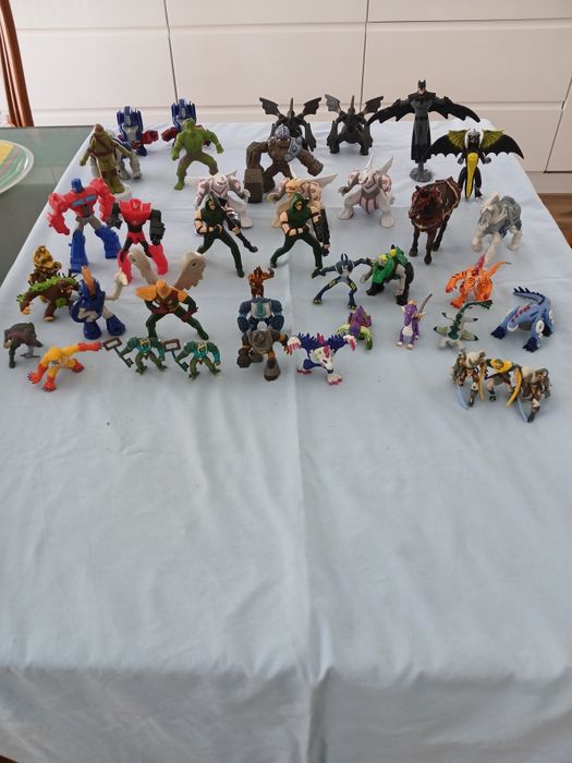 Lote de 45 figuras em PVC