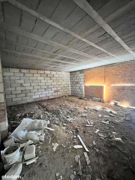 Przestronny dom 300 m² w stanie surowym otwartym na działce 1200 m²