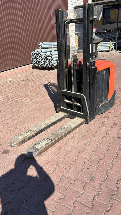 Wózek elektryczny paleciak BT SPE200D