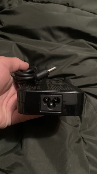 Adapter блок живленя до ноутбука ASUS