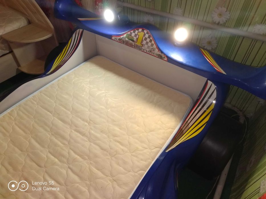 Потрясающая! Кровать-машина с матрасом большая 230/150!