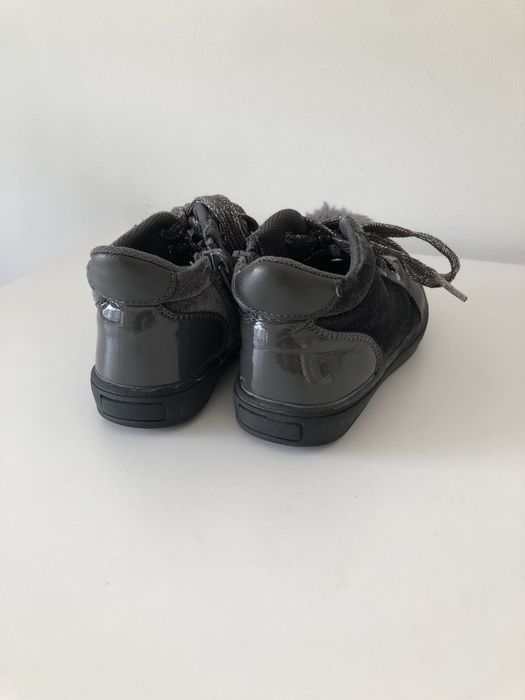 Botas Chicco, cinza, em bom estado.