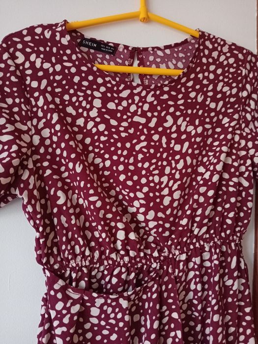 Lekka sukienka w kolorze wiśni. S