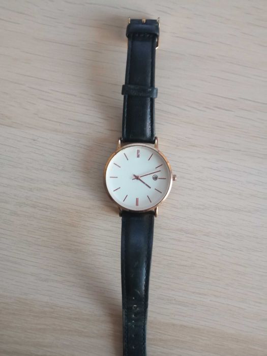 Zegarek firmy Kiomi.