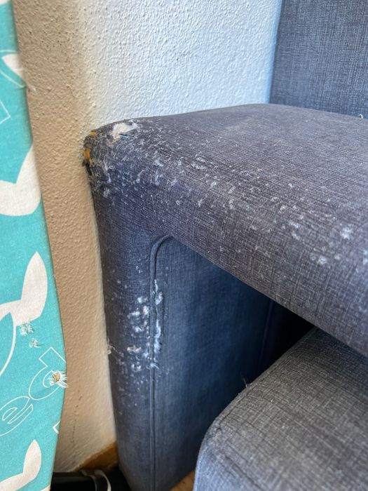 Sofá cama de 3 lugares, com chaise longue e arrumação
