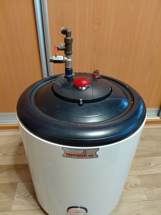 Продам бойлер 50л
