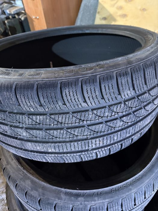 Пара 235/35 19 Tracmax Ice-Plus