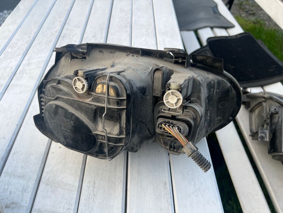 Komplet lamp VW GOLF IV Europa VALEO. Bardzo ładne. LEWA i PRAWA