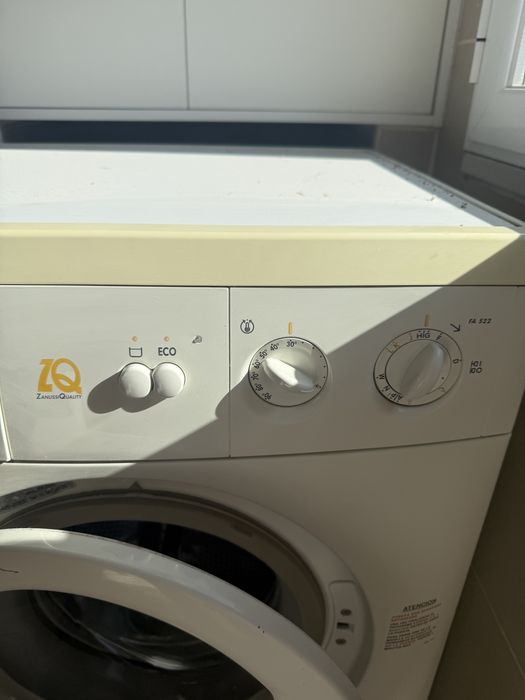 Máquina de lavar roupa Zanussi FA522