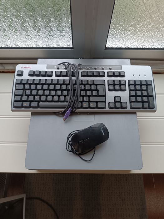 HP Computer + 1 GB Graphics Card + Keyboard + Mouse + Card Reader64738614042243121