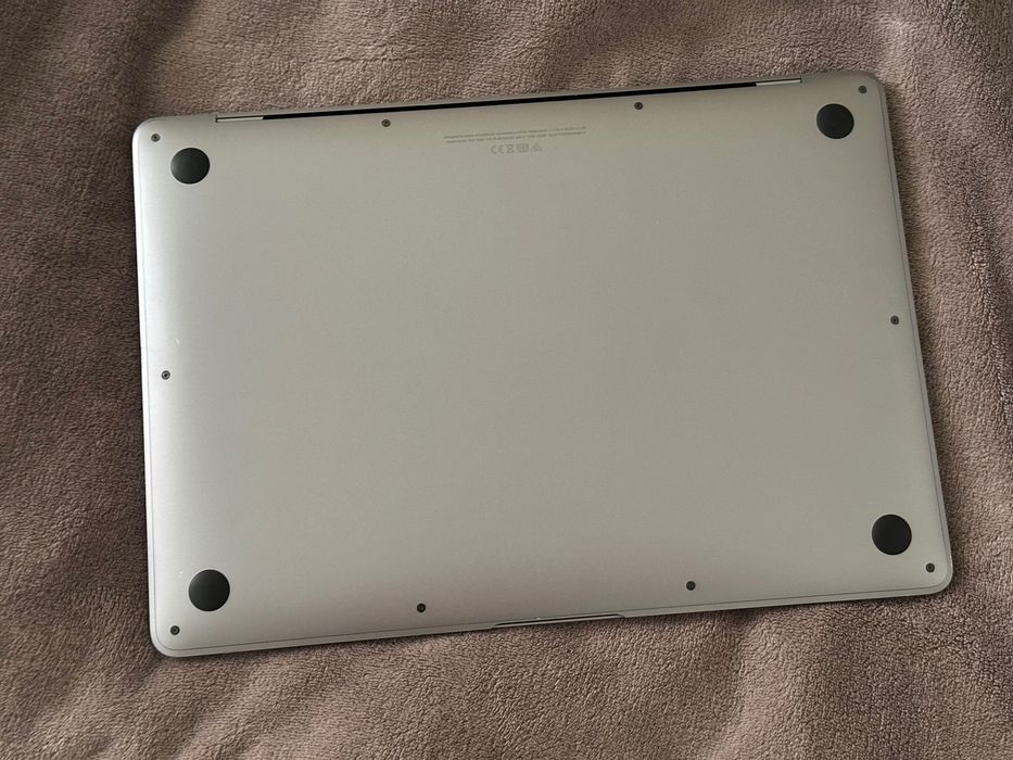 Macbook Air 13 M1 8/256 A2337