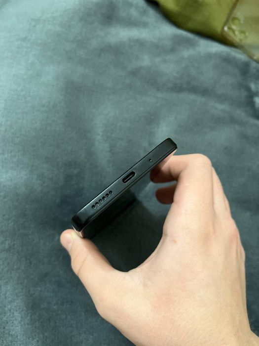 Телефон  Xiaomi Redmi 12