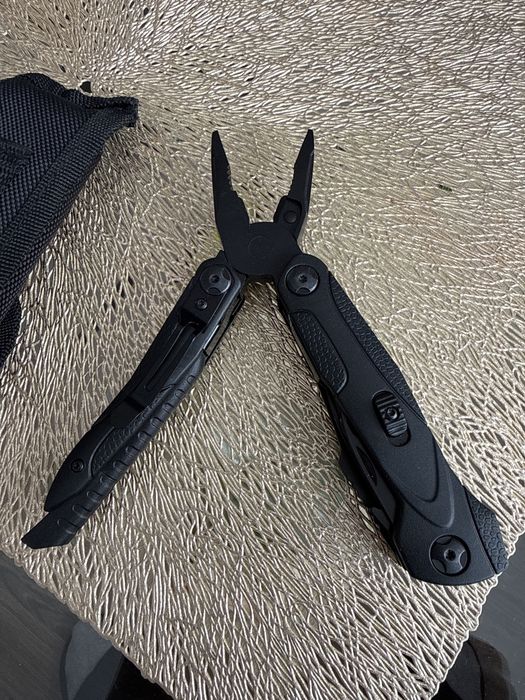Multitool Roxon  krzesiwem