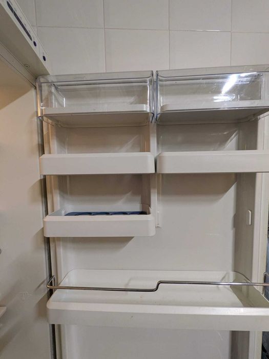 Vendo Peças para Combinado Bosch KGS 37320 - Prateleiras em Plástico