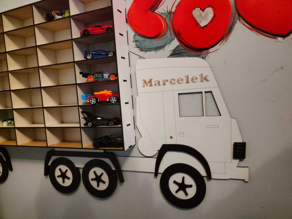 Półka na resoraki hot wheels,tir z grawerem
