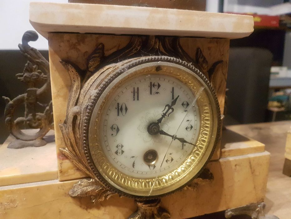 Zegar stojący figuralny, ze świecznikami XIXw.