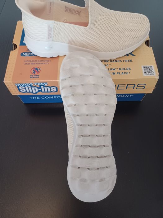 Skechers hand free slip-ins