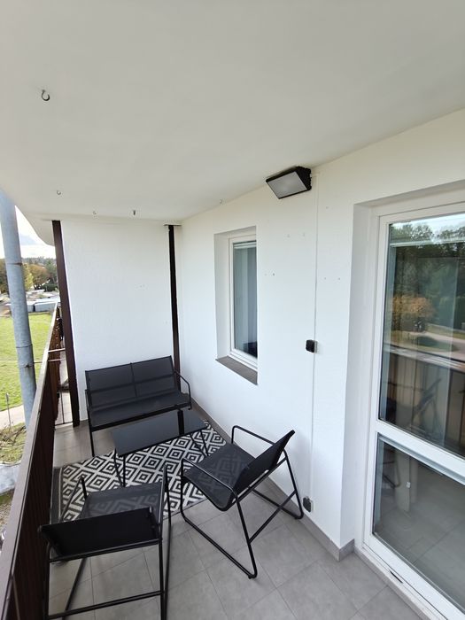 3 pokoje, 57 m², klimatyzacja i duży balkon – Świdnik