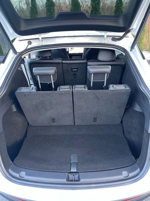 Tesla Model Y Long Range Dual Motor 82 kWh 7-ми місна