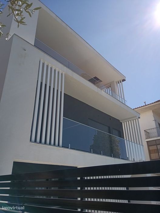 Moradia T4+garagem Piscina e Ginásio Quinta do Chiado