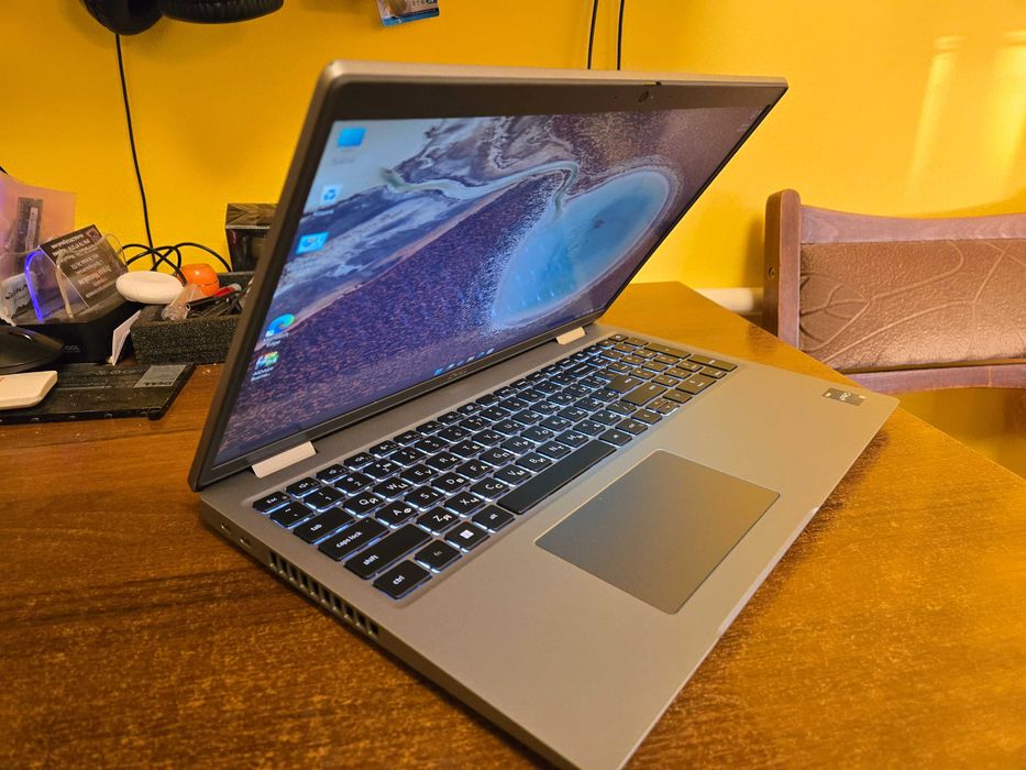 DELL Latitude 5530