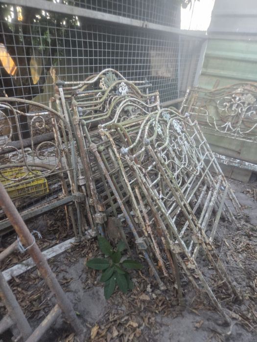 Camas em ferro várias medidas