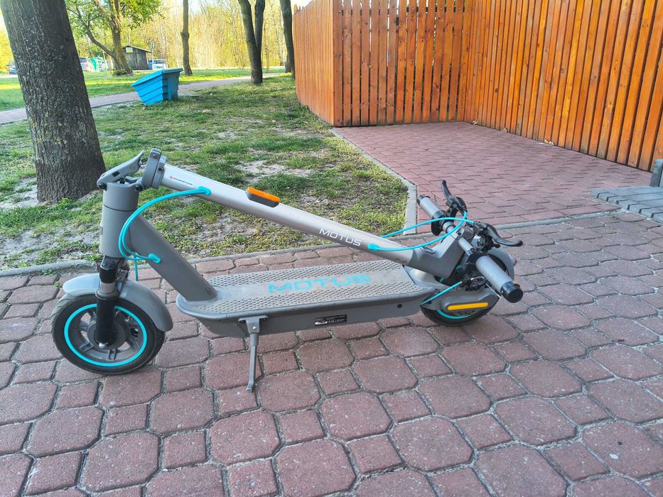 Hulajnoga elektryczna MOTUS SCOOTY 10" PLUS