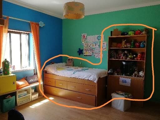 Quarto juvenil Lourini