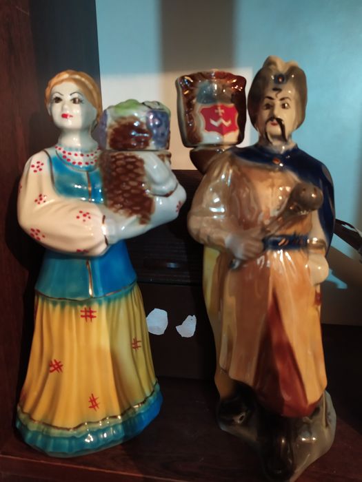 Фарфорові статуетки, штоф