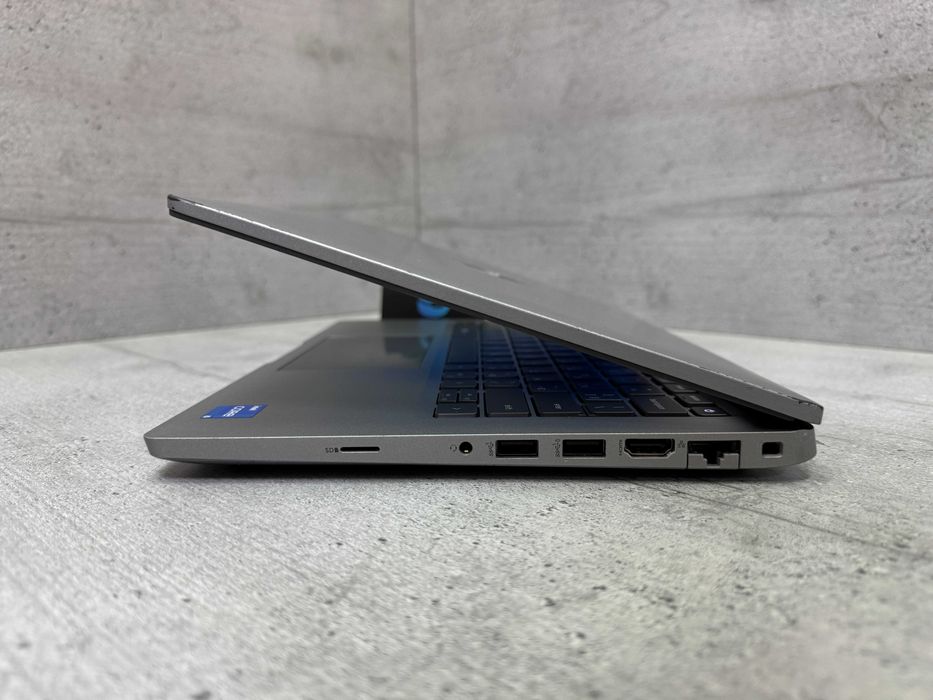 Стильний ноутбук Dell 5430/i5-1235u/14"/256gb ssd/Intel Iris