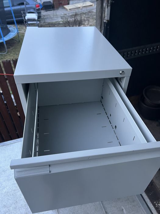 szafa metalowa biurowa