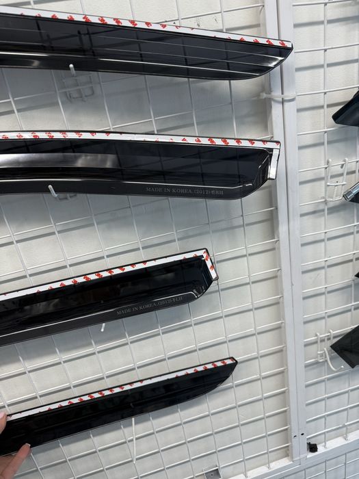 Дефлектори вікон / Вітровики на всі авто