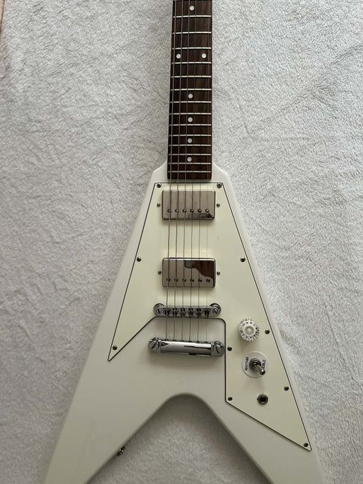 Epiphone flying V / osprzęt Gibson