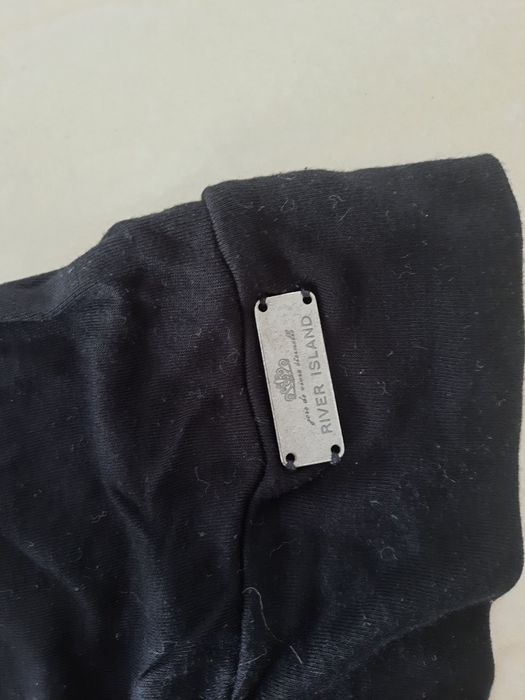 Czarna mała sukienka