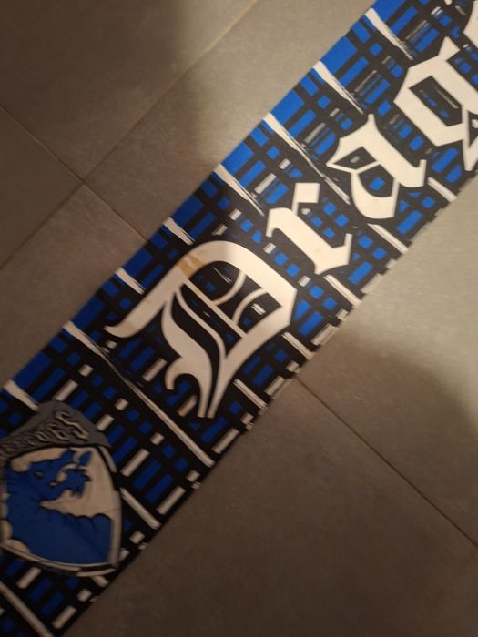 Conjunto 2 cachecóis Porto e uma bandeira com cachecol cozida