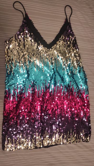 Vestido Curto de Lantejoulas