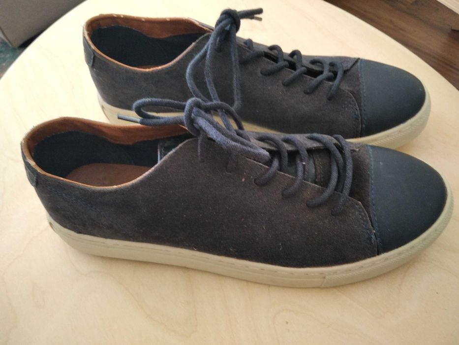 Sapatos com atacadores