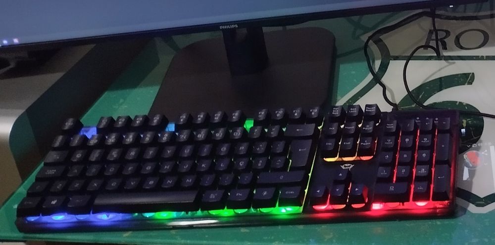 Teclado Gaming RGB