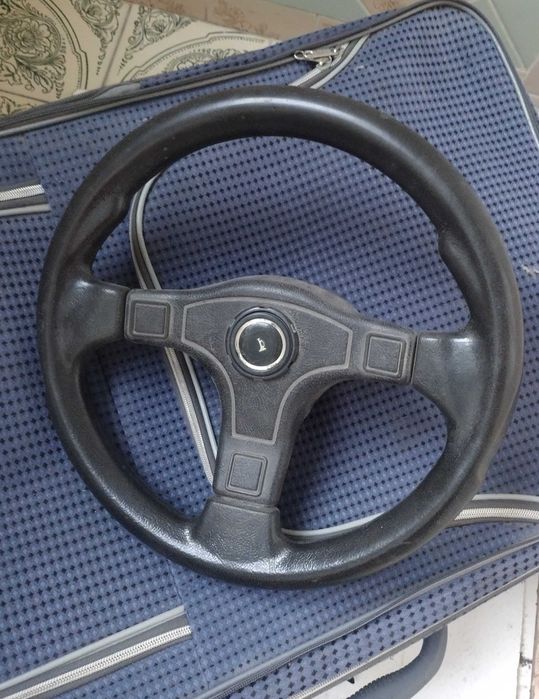 Руль автомобільний