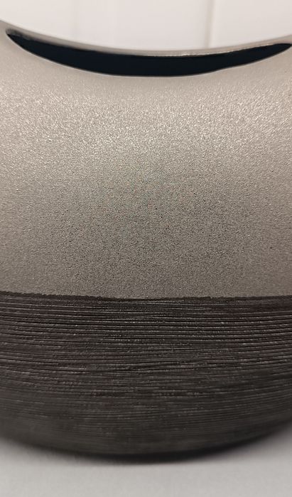 Vaso Porcelana Moderna. Excelente estado