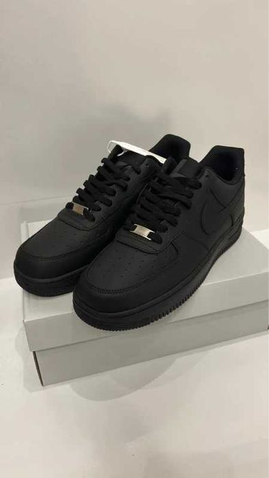 Nike Air Force 1 czarny 38.5