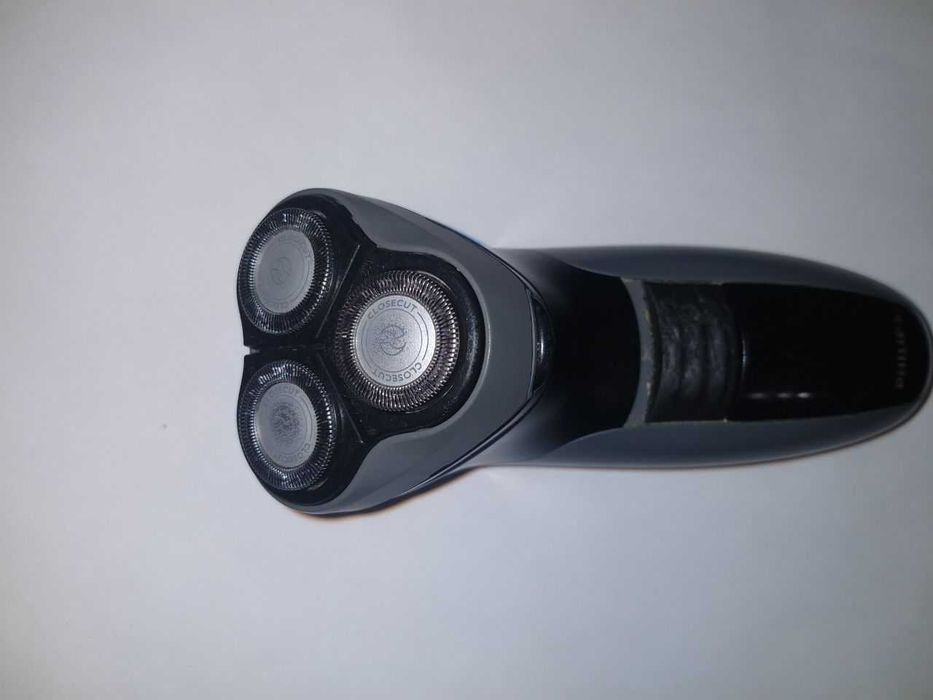 Продам бритву Philips