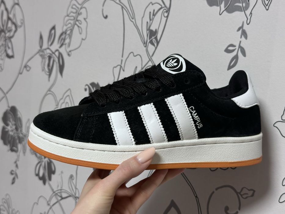 Adidas Campus жіночі замшеві чорно білі кросівки адідас кампус