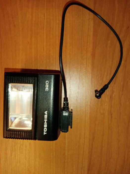 Lampa błyskowa TOSHIBA 320