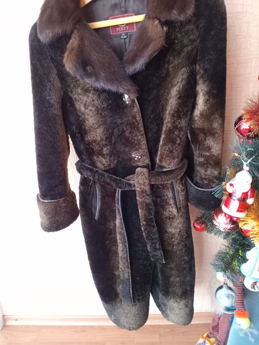 Продам шубу ( мутон)