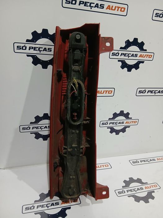 FAROLIM DIREITO BRANCA PEUGEOT EXPERT L1H1 2.0HDI ANO: 2009